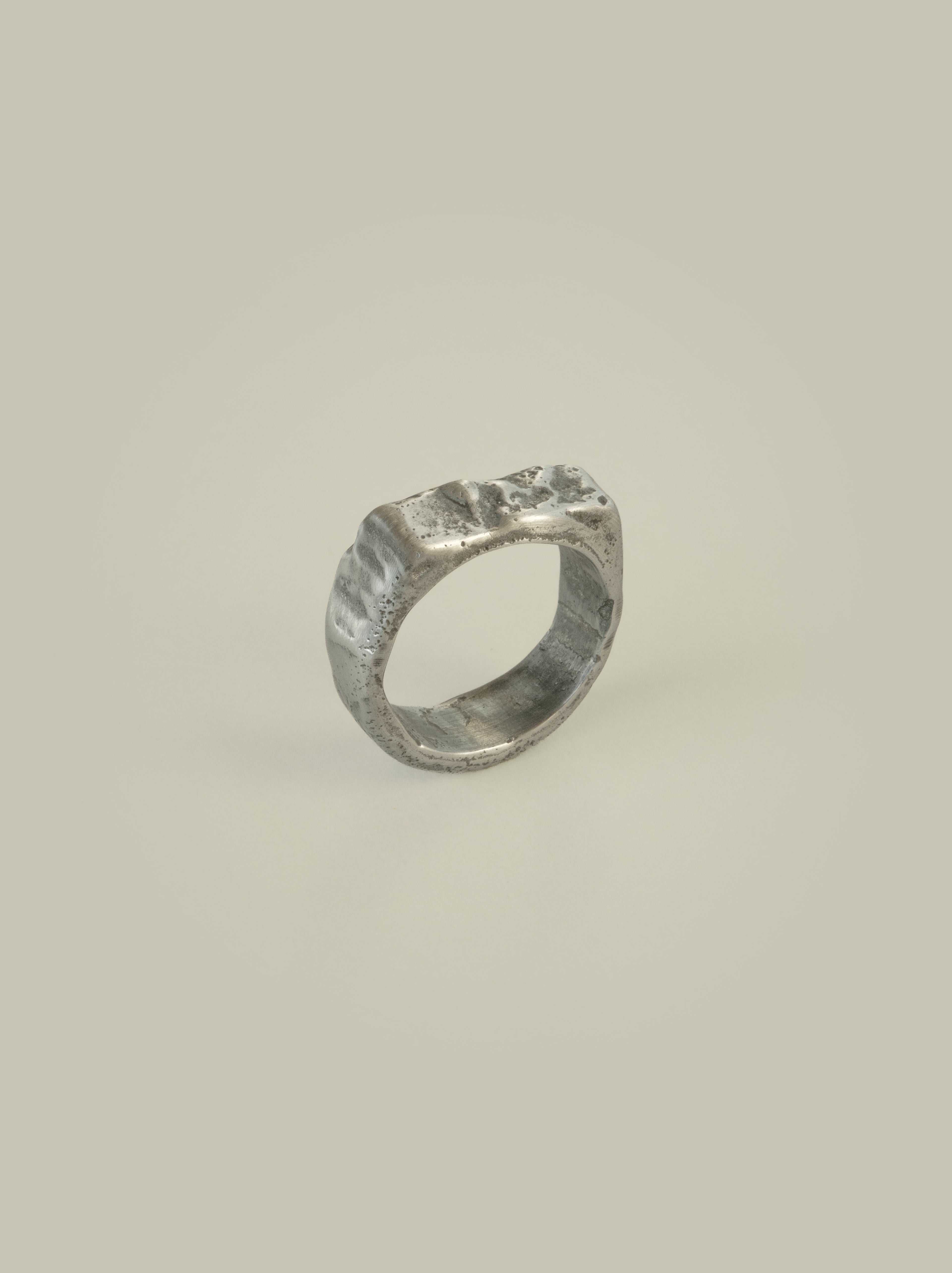 SANDCAST SILVER SIGNET